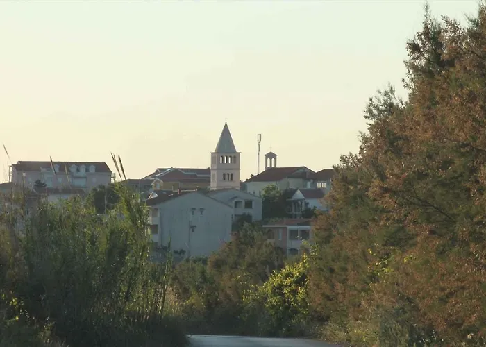 Apartament 1 *